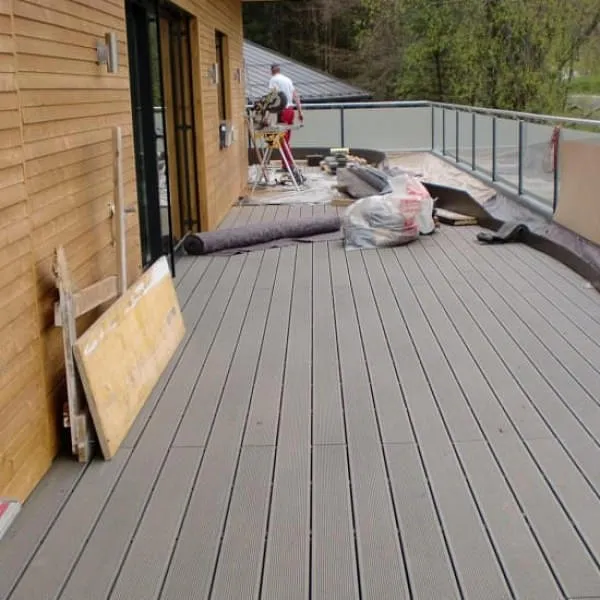 500-m-neuer-Megawood-Terrassenbelag