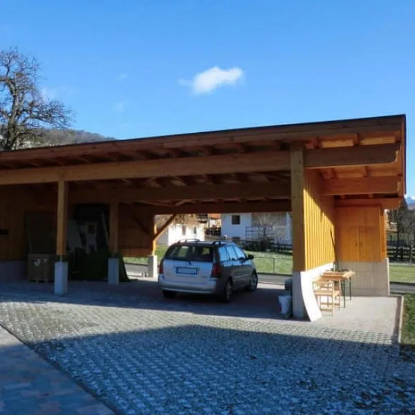 Carport-mit-Abstellraum
